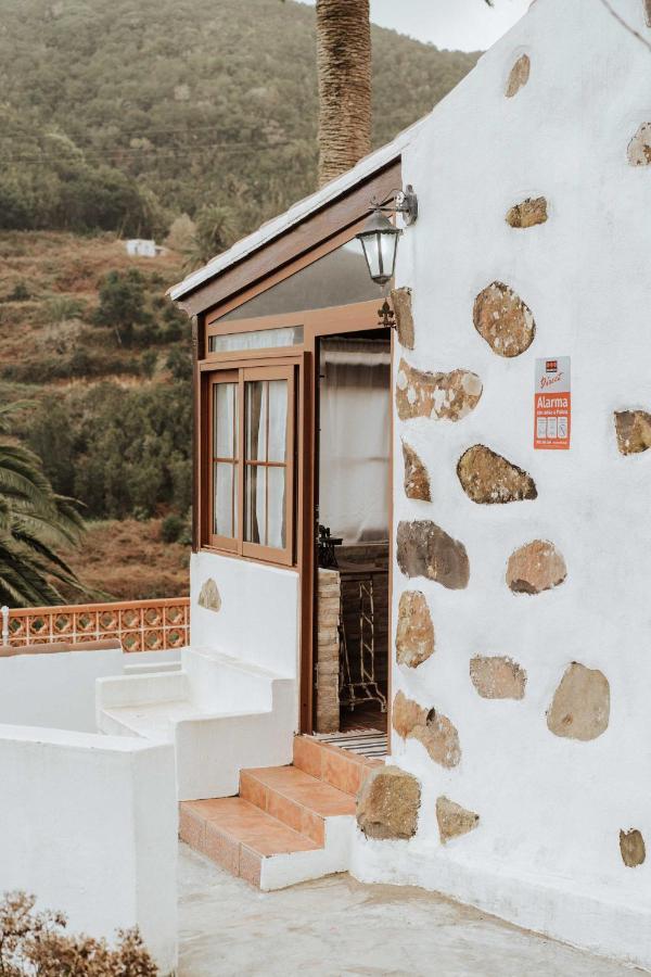 Holiday House Cruz De Tierno Agulo エクステリア 写真