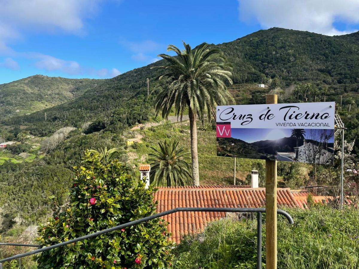 Holiday House Cruz De Tierno Agulo エクステリア 写真