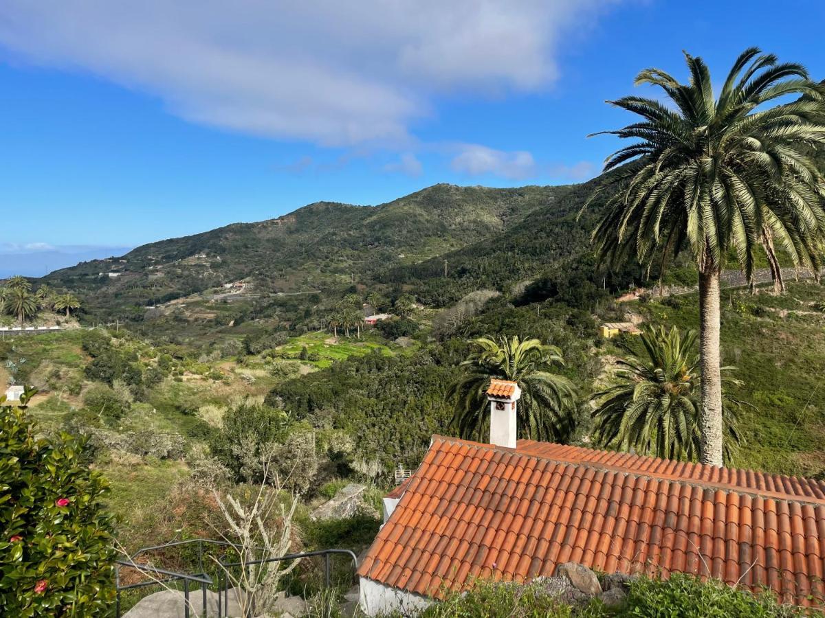 Holiday House Cruz De Tierno Agulo エクステリア 写真