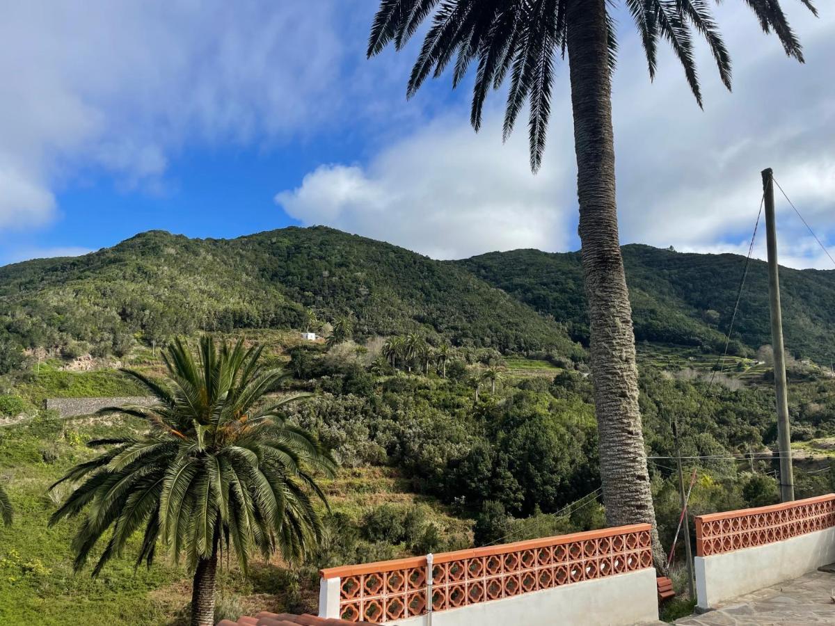 Holiday House Cruz De Tierno Agulo エクステリア 写真