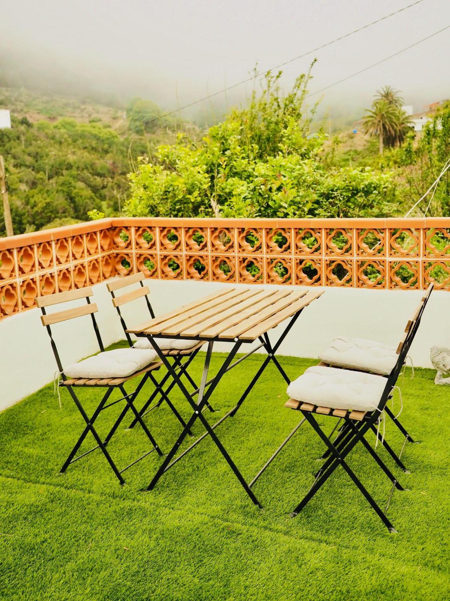 Holiday House Cruz De Tierno Agulo エクステリア 写真